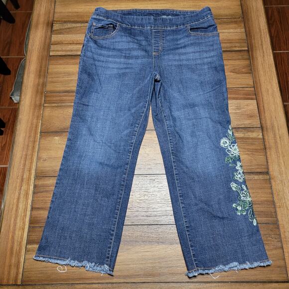 Pioneer Woman Pull On Capris w/ Raw Hem & Green Flower Embroidery - Size Large - Picture 1 of 7